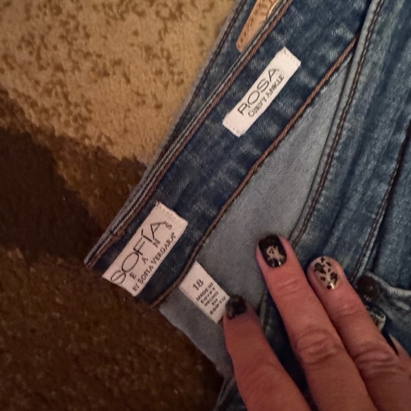 Sofia by Sofia Vergara Blue Ankle Jeans - Picture 3 of 3